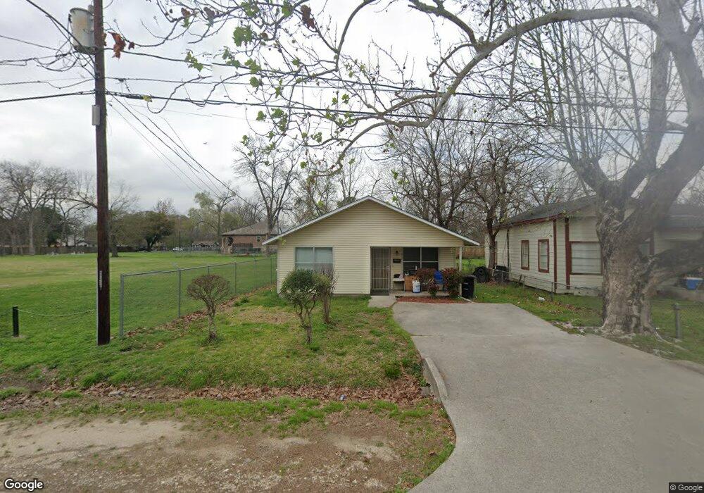 954 Glen Ave, Houston, TX 77088 - photo 1