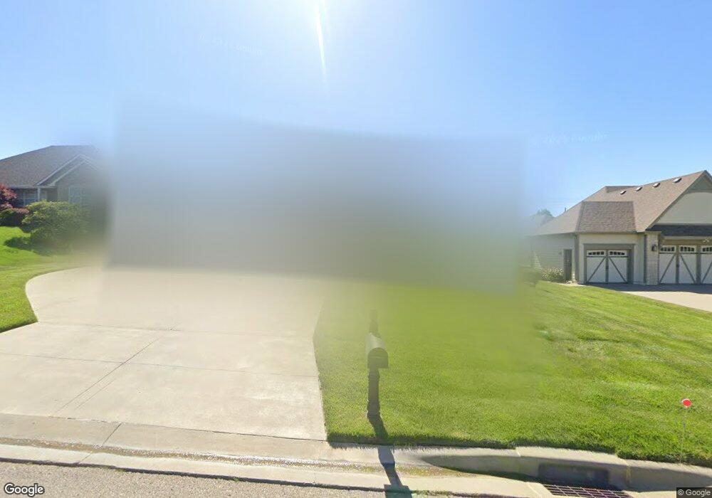 3947 SW Barons Ln, Topeka, KS 66610 - photo 1