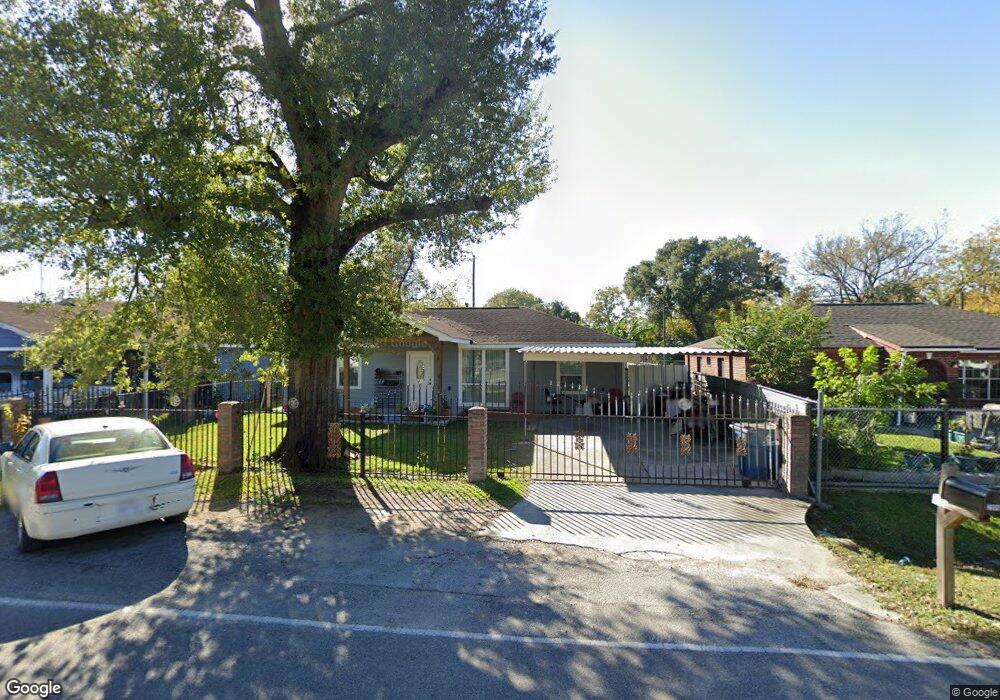 2906 Mohawk St, Houston, TX 77093 - photo 1