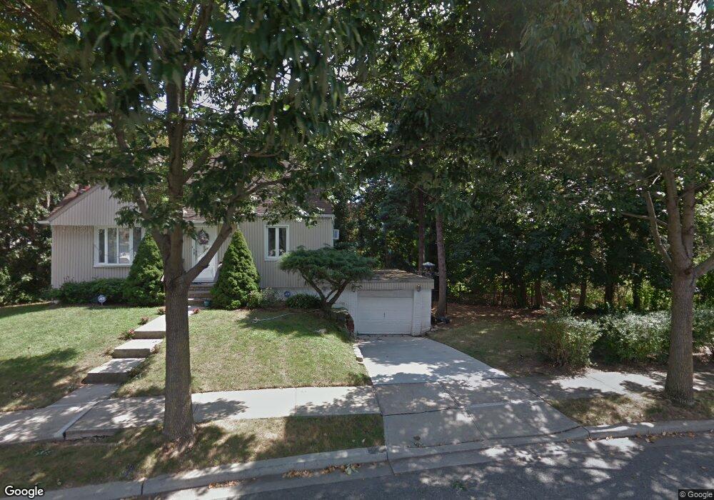 1385 Circle Dr E, North Baldwin, NY 11510 - photo 1