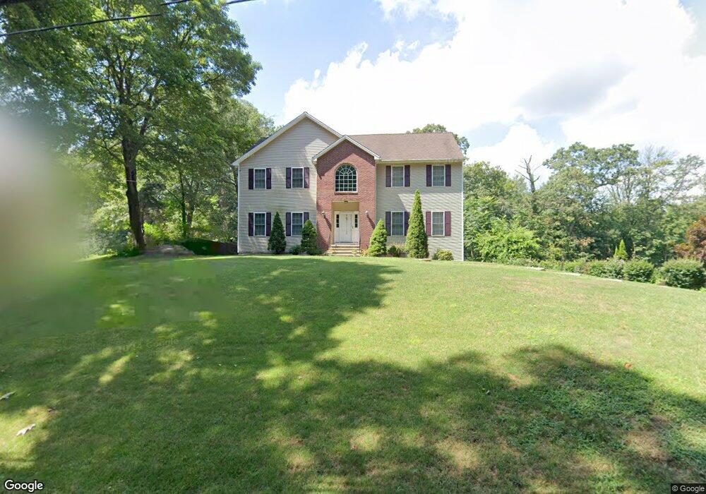 118 Beardsley Pkwy, Trumbull, CT 06611 - photo 1