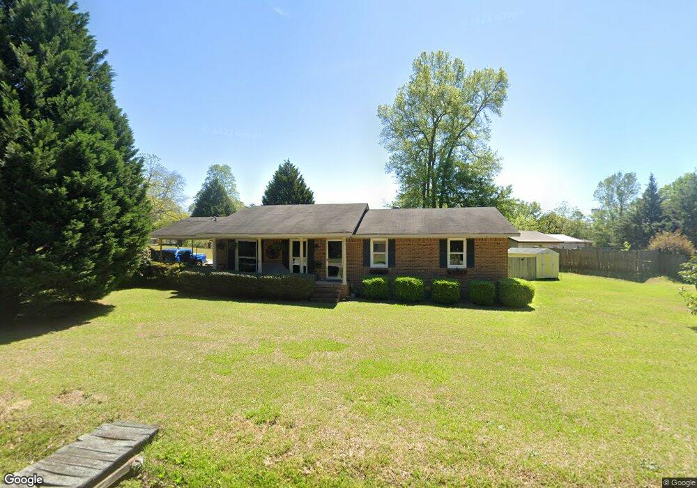 105 Cherokee Dr, Barnesville, GA 30204 - photo 1