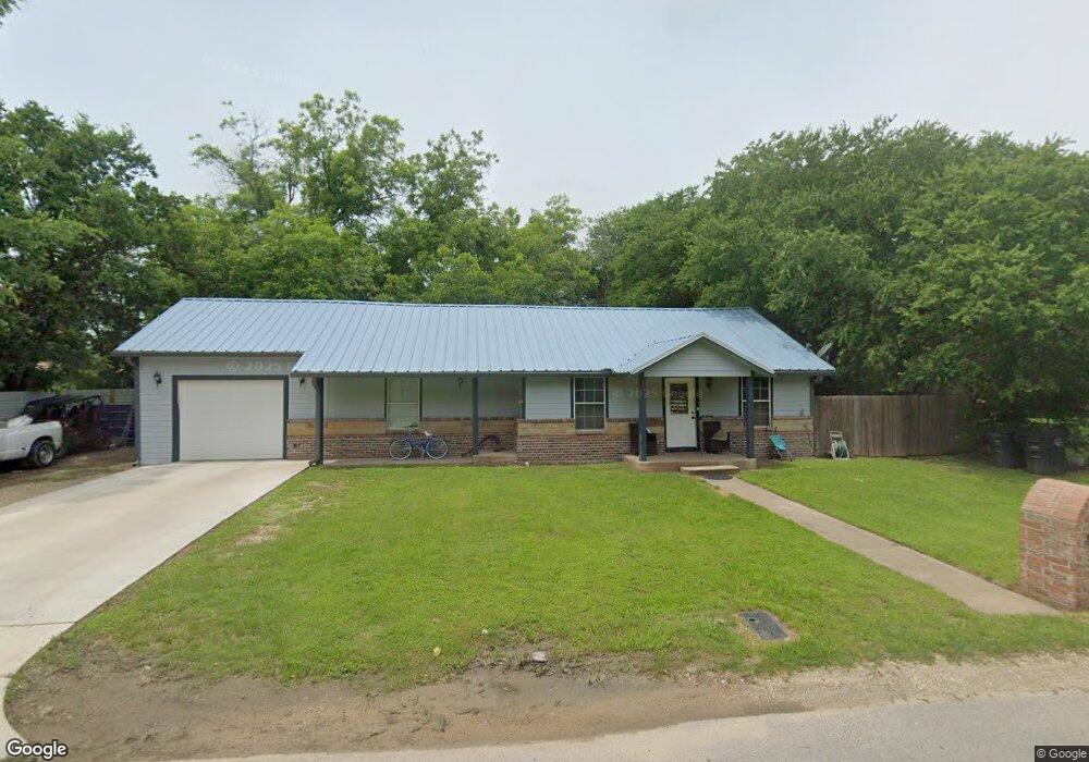 553 Sabine Ave, Cleburne, TX 76031 - photo 1