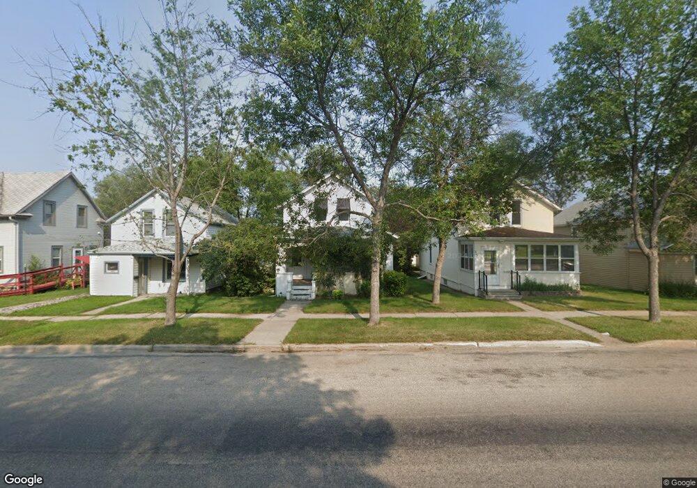 313 4th Ave SE, Jamestown, ND 58401 - photo 1