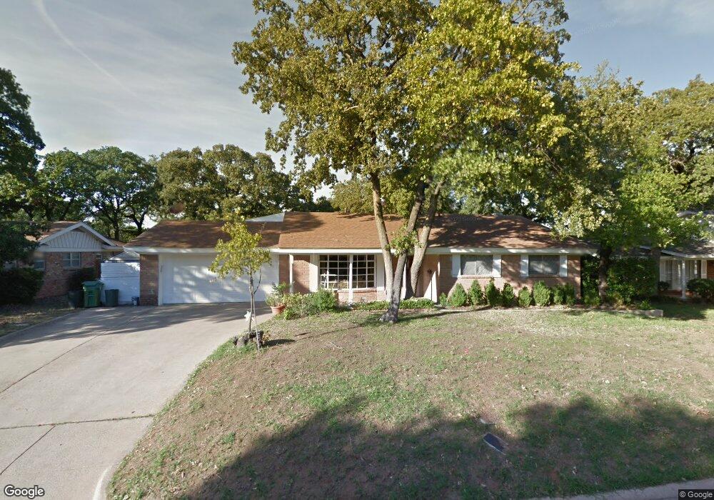 712 Timberhill Dr, Hurst, TX 76053 - photo 1