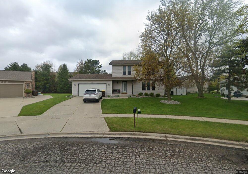 4912 Westbridge Cir, Lansing, MI 48917 - photo 1