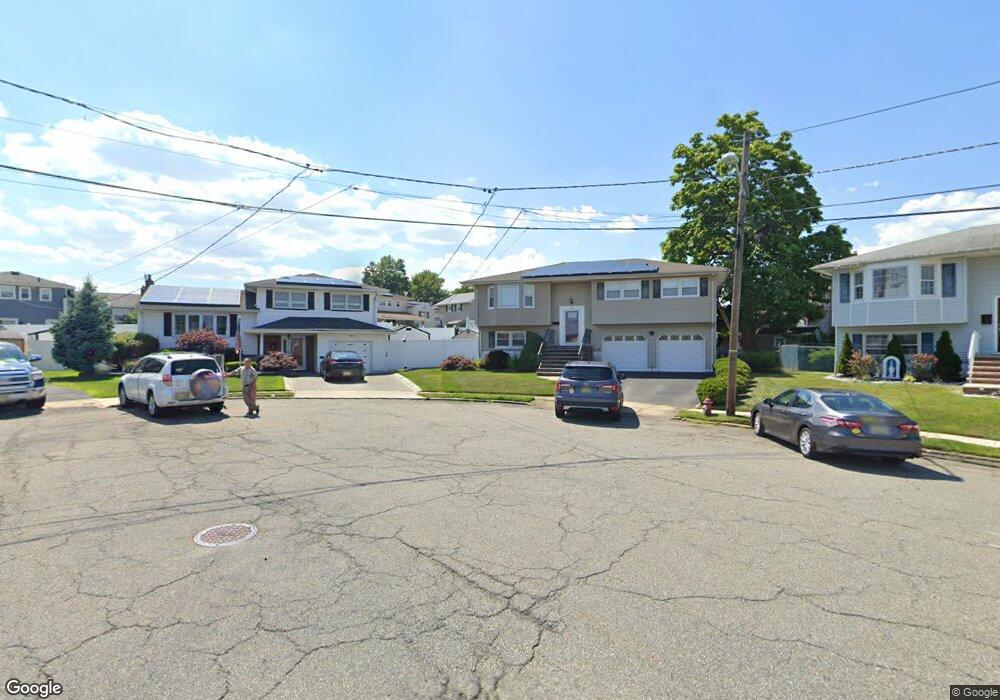 18 Sterling Ct, Perth Amboy, NJ 08861 - photo 1