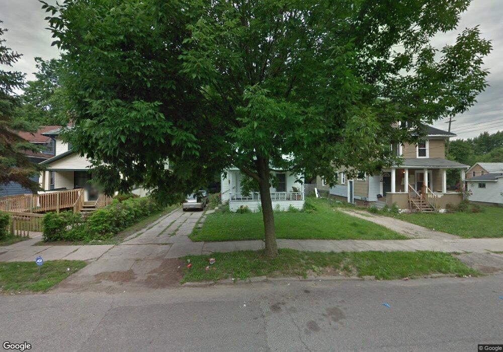 225 Lahoma St, Lansing, MI 48915 - photo 1