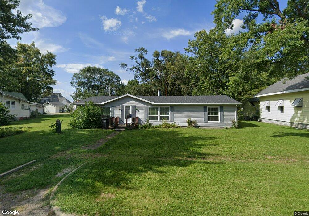 112 E Houghton St, Tuscola, IL 61953 - photo 1