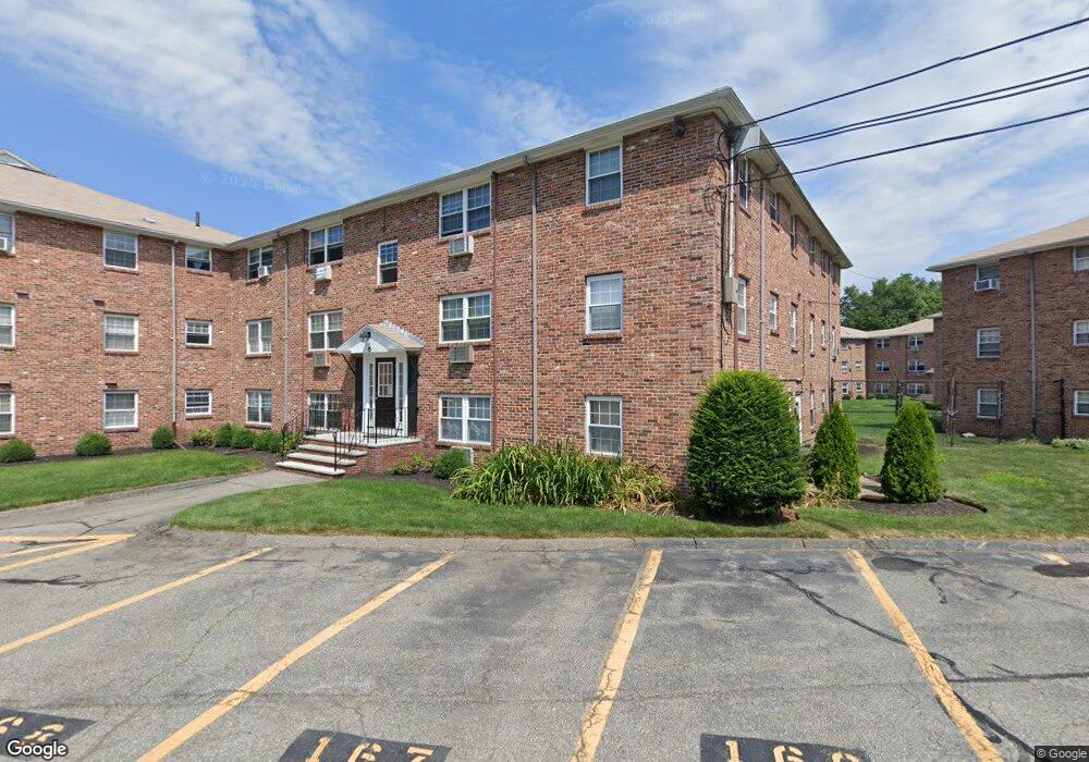 6 Colonial Village Dr unit Short Term, Arlington, MA 02474 - photo 1