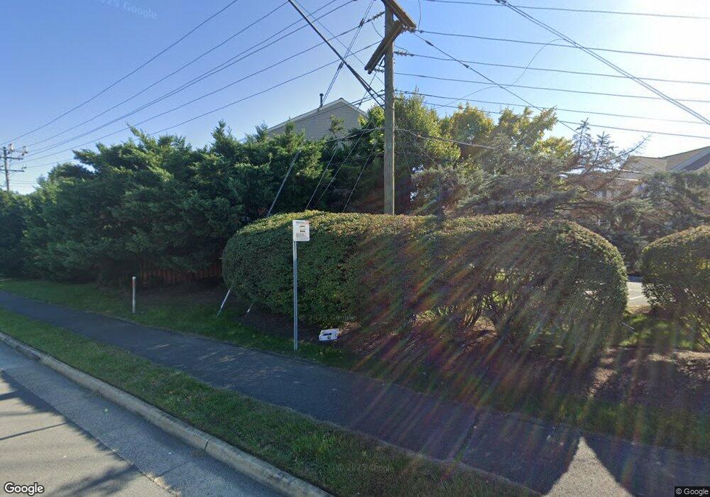 2523 Banshire Dr, Herndon, VA 20171 - photo 1