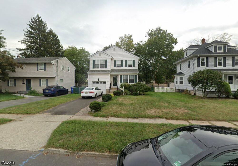 321 Oak Pkwy, Dunellen, NJ 08812 - photo 1