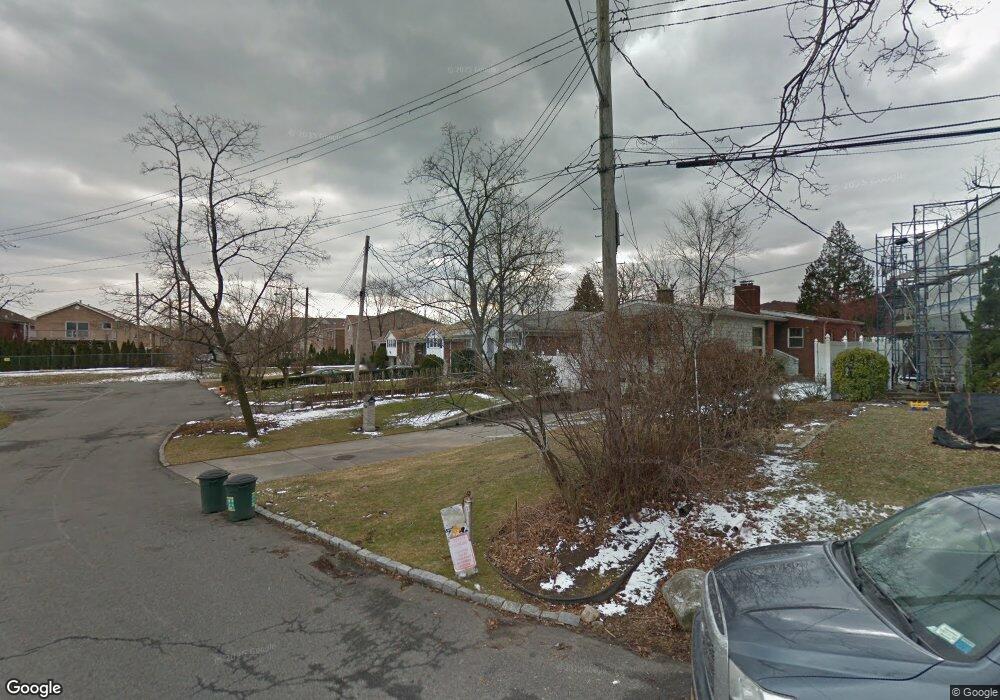 216 150th St, Whitestone, NY 11357 - photo 1