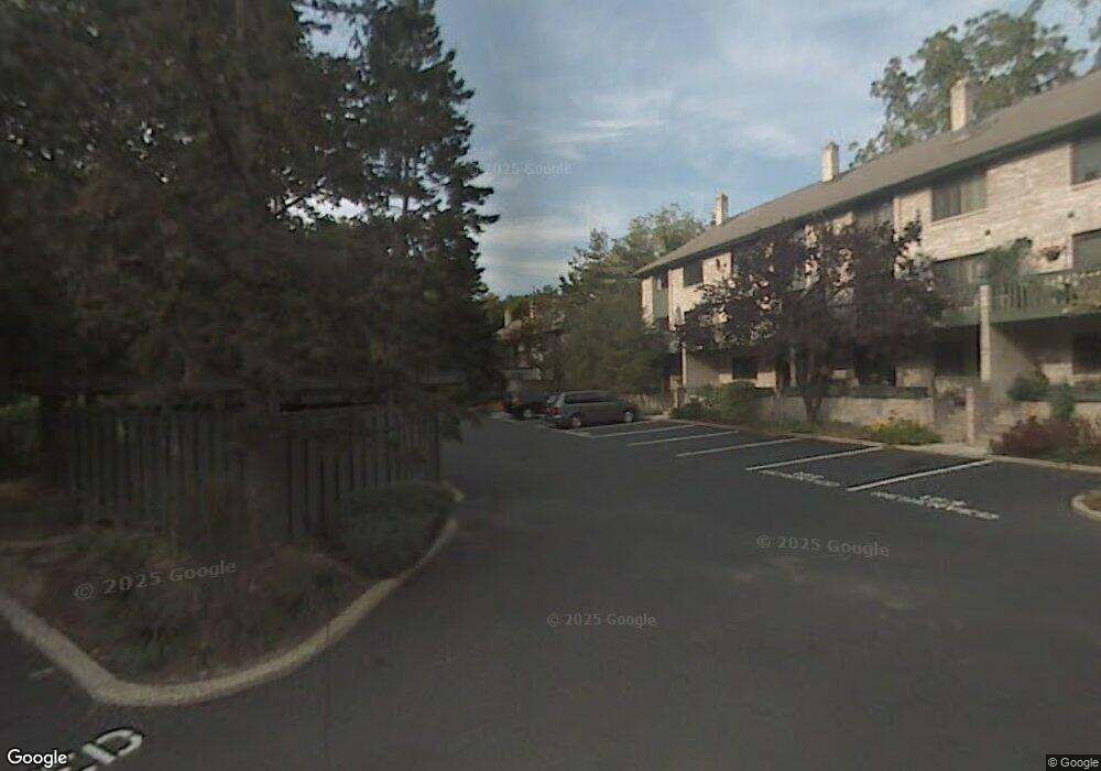 579 Foxwood Ln, Paoli, PA 19301 - photo 1