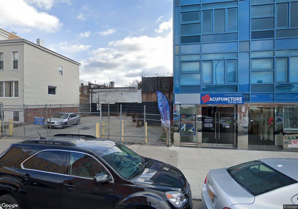 3086 Steinway St, Long Island City, NY 11103 - photo 1