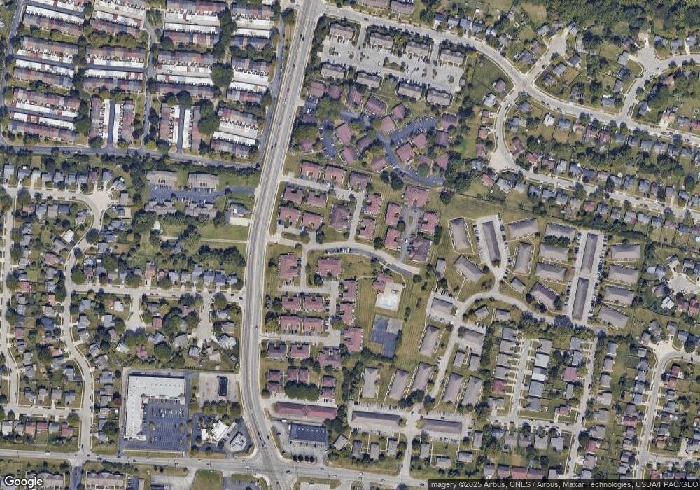 896 Westbury Ln N, Columbus, OH 43228 - photo 1