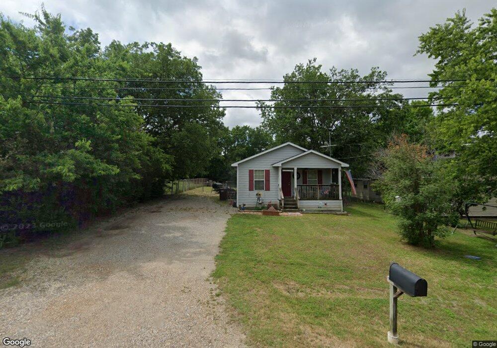509 W Locust St, Whitewright, TX 75491 - photo 1