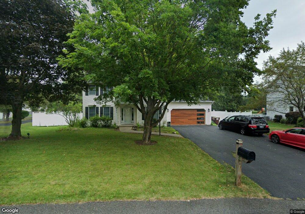 608 Vanderlyn Ln, Slingerlands, NY 12159 - photo 1