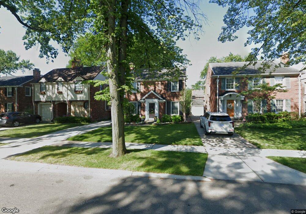 431 Moran Rd, Grosse Pointe Farms, MI 48236 - photo 1