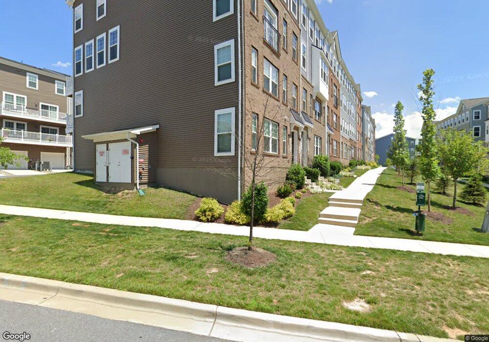 2801 Pinebrook Rd, Landover, MD 20785 - photo 1