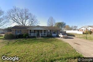 284 Taylor St, Bruceton, TN 38317