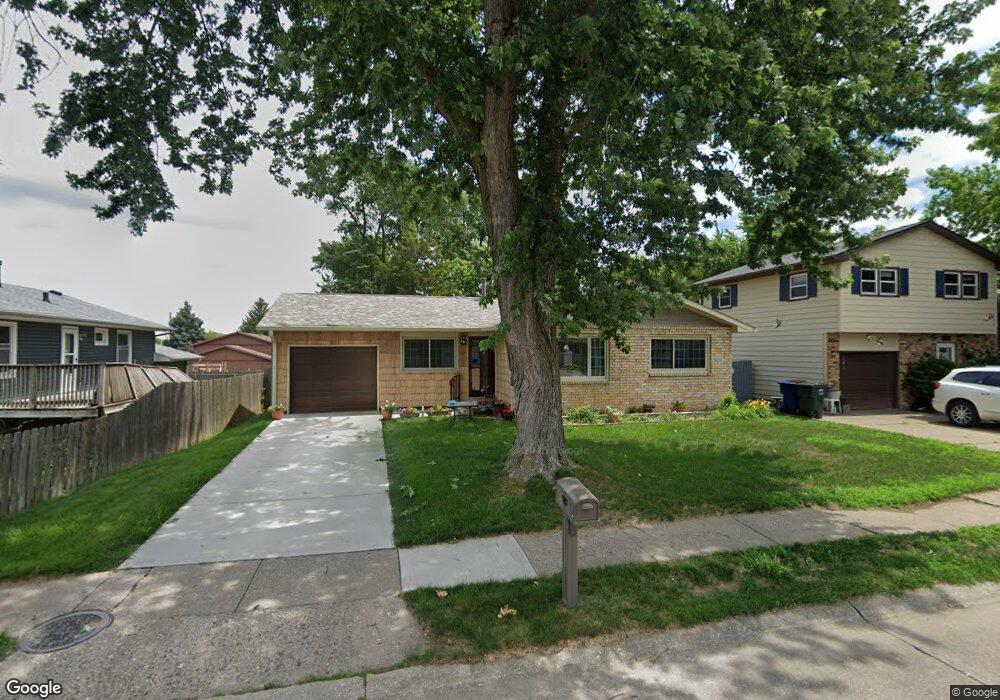 1221 Calvin St, Davenport, IA 52804 - photo 1