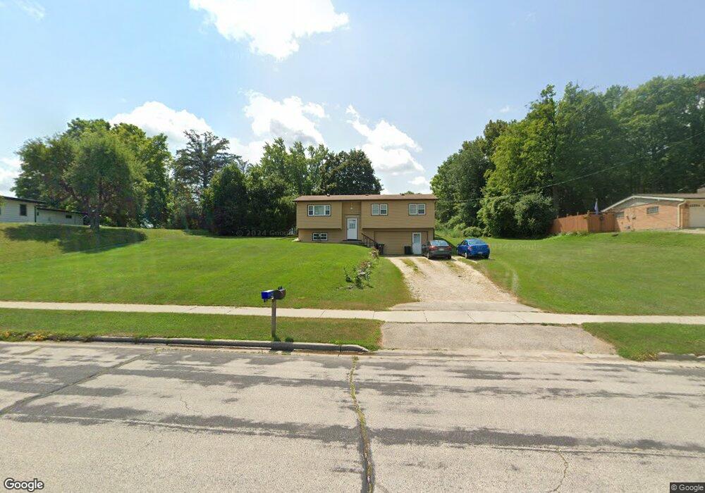 111 Bonnie Ln, Kewaskum, WI 53040 - photo 1