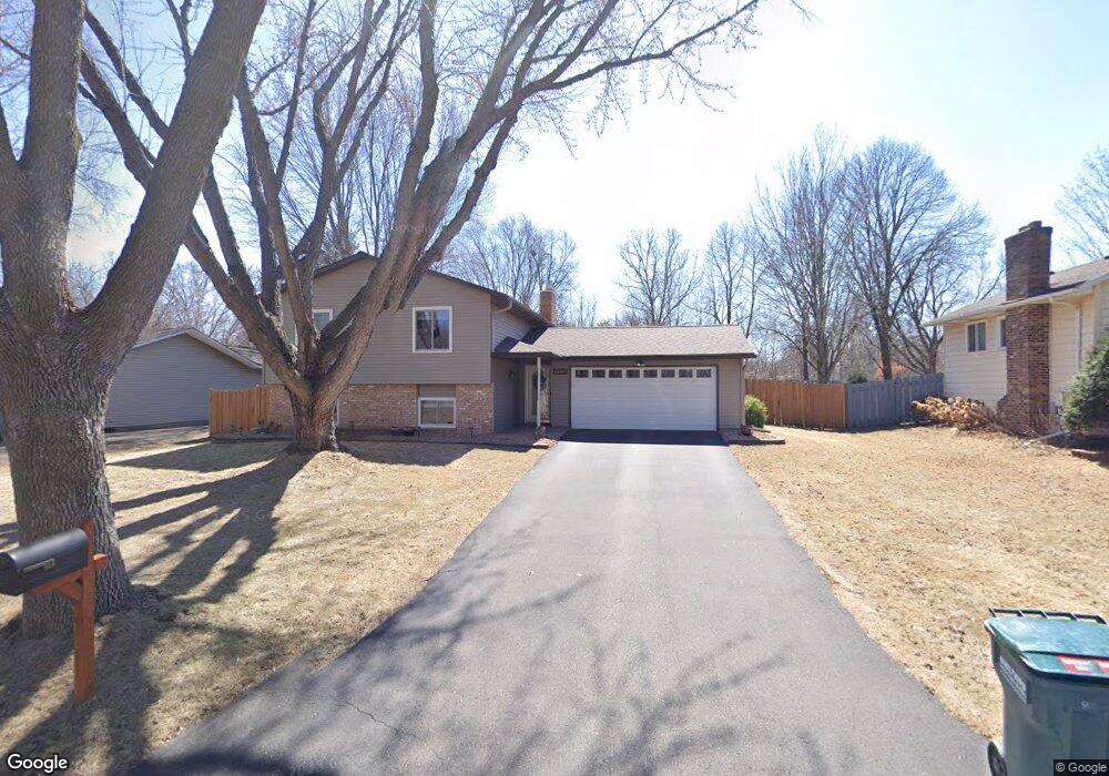 10047 101st Place N, Maple Grove, MN 55369 - photo 1