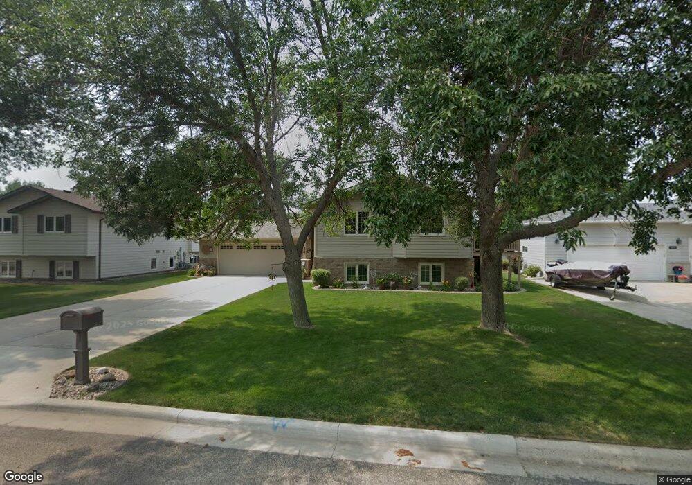 1805 8th Ave NE, Jamestown, ND 58401 - photo 1