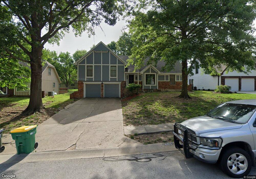 6711 Hauser Dr, Shawnee, KS 66216 - photo 1