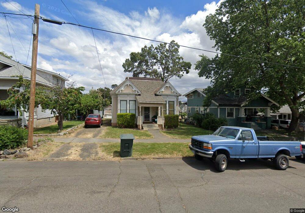 320 NW 7th St, Pendleton, OR 97801 - photo 1