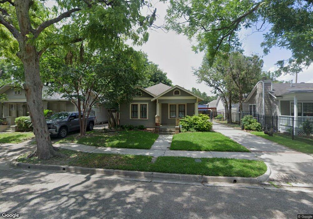 1107 E 16th St, Houston, TX 77009 - photo 1