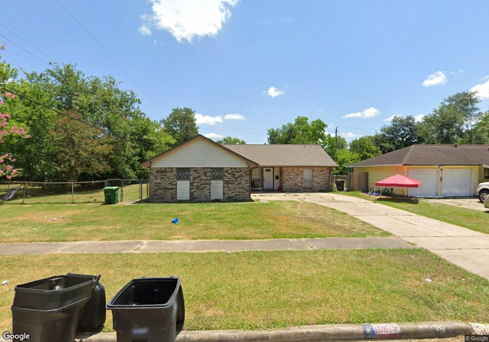 10819 Keese Dr, Houston, TX 77089 - photo 1