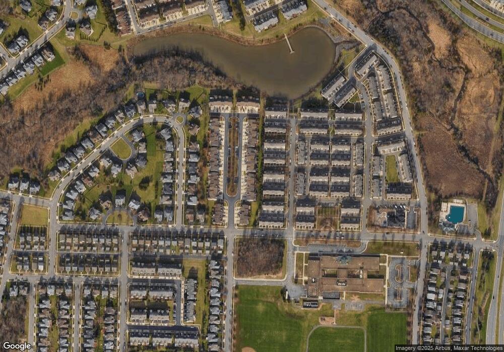 25356 Mcintyre Square, Chantilly, VA 20152 - photo 1