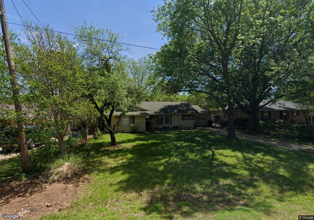 909 E Waco St, Ennis, TX 75119 - photo 1