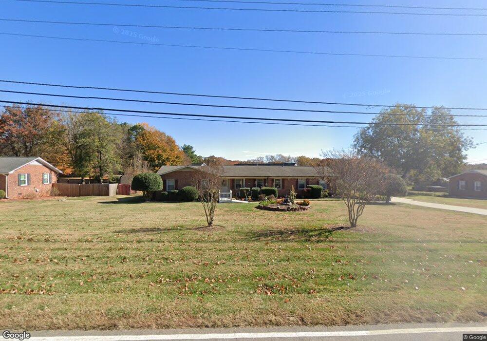 412 N Greenbriar Rd, Statesville, NC 28625 - photo 1