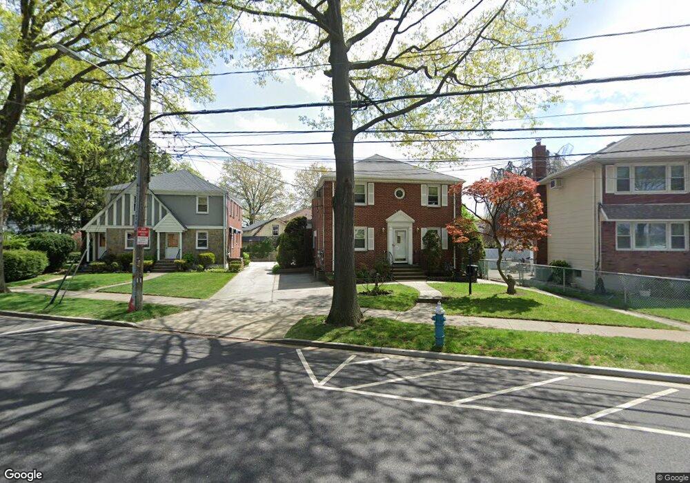 16 Floral Blvd, Floral Park, NY 11001 - photo 1