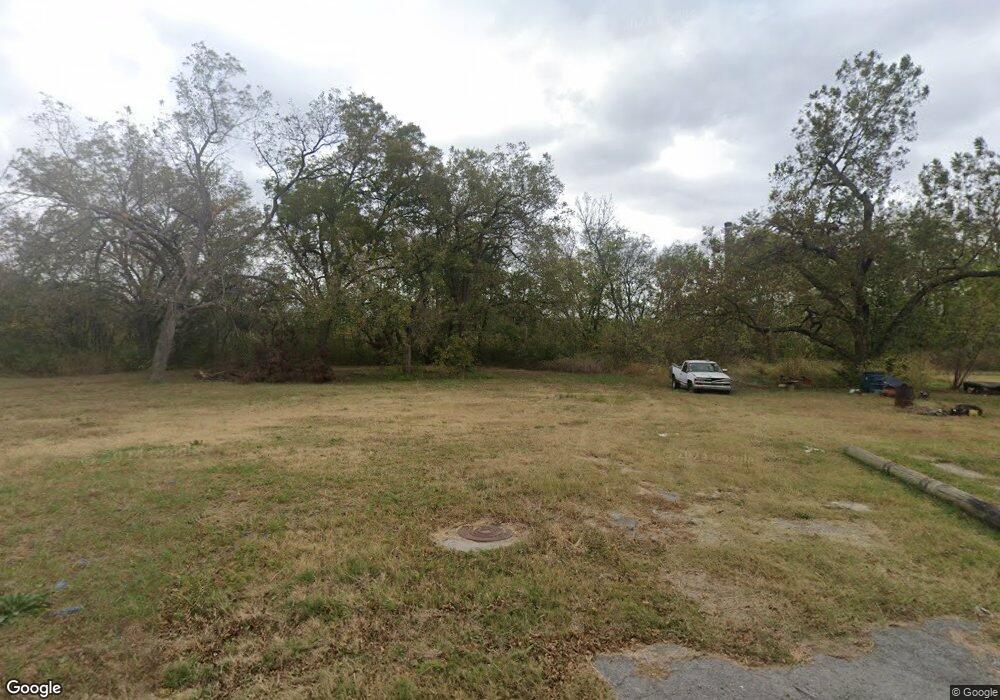 815 N Muskogee Ave, Okmulgee, OK 74447 - photo 1