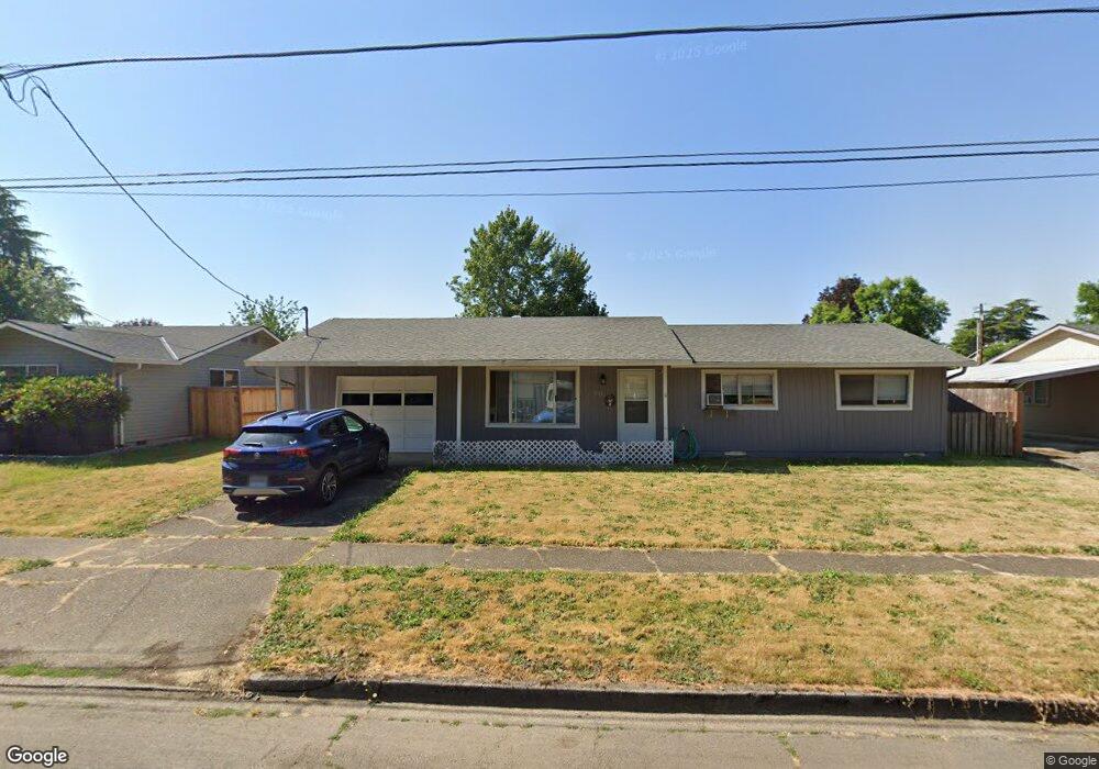 204 W 9th St, Newberg, OR 97132 - photo 1