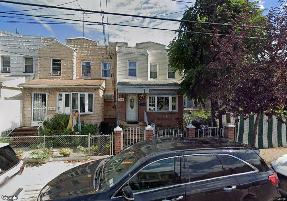 9527 78th St, Ozone Park, NY 11416 - photo 1