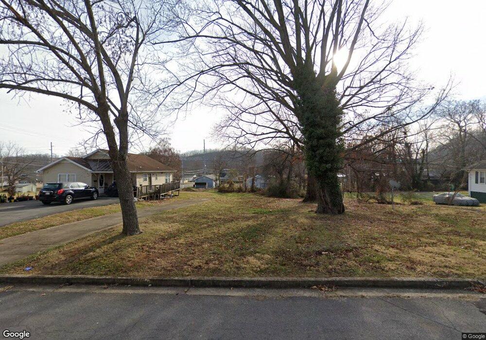 1410 E Myrtle Ave, Johnson City, TN 37601 - photo 1