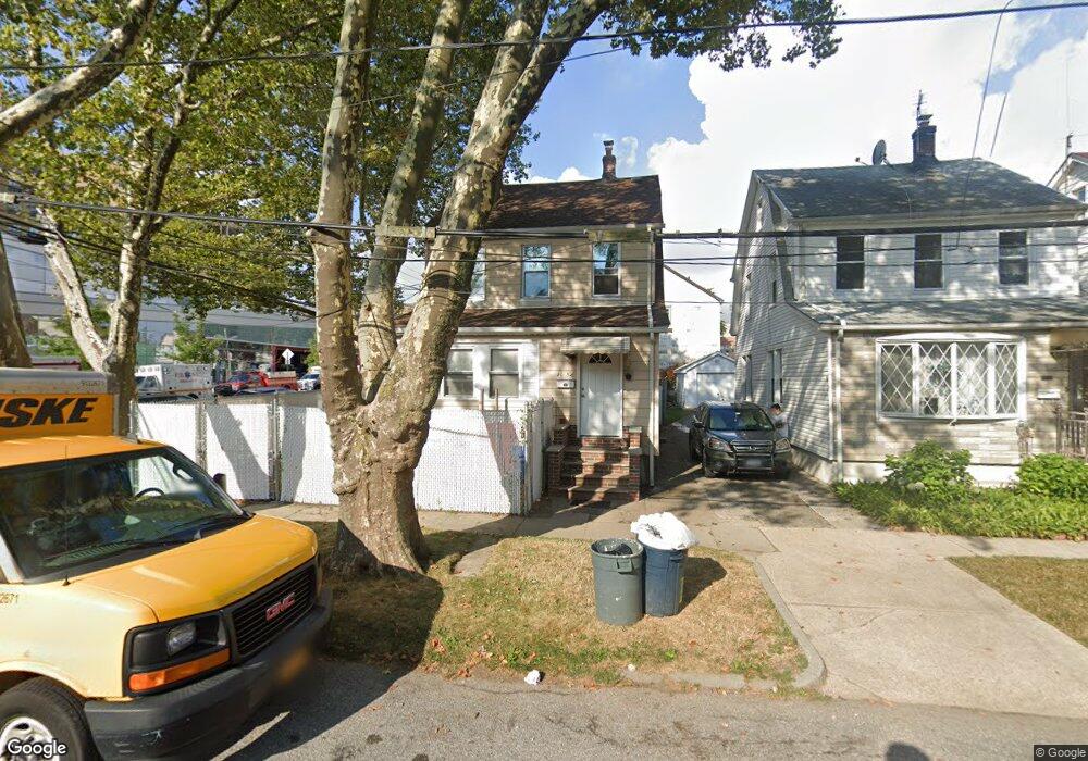 8054 160th St, Jamaica, NY 11432 - photo 1