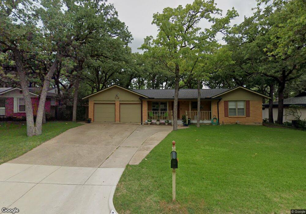 716 Briarwood Ln, Hurst, TX 76053 - photo 1