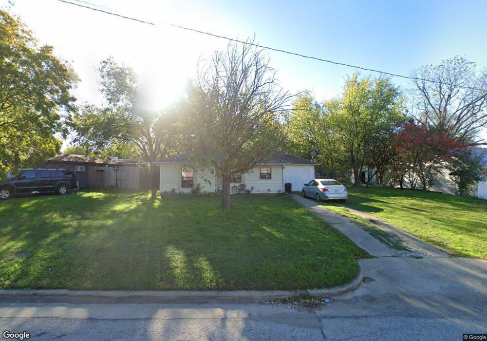 705 SW Dallas St, Grand Prairie, TX 75051 - photo 1