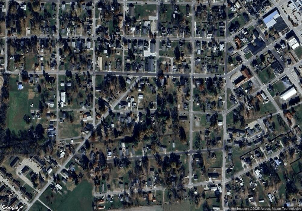 704 W 2nd St, Bicknell, IN 47512 - photo 1