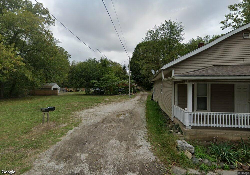 335 1/2 Avon Ave, Plainfield, IN 46168 - photo 1