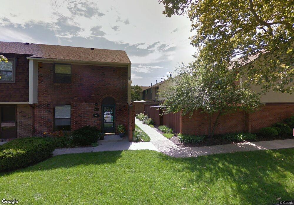 1925 Willoway Cir N unit 1925, Columbus, OH 43220 - photo 1