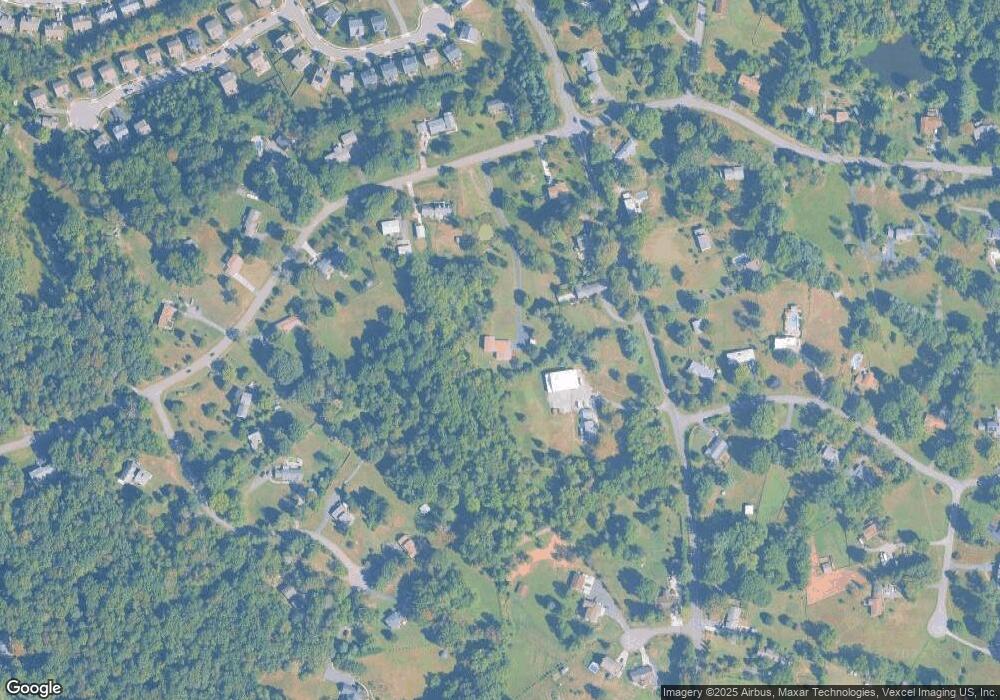 8147 Hillcrest Dr, Manassas, VA 20111 - photo 1