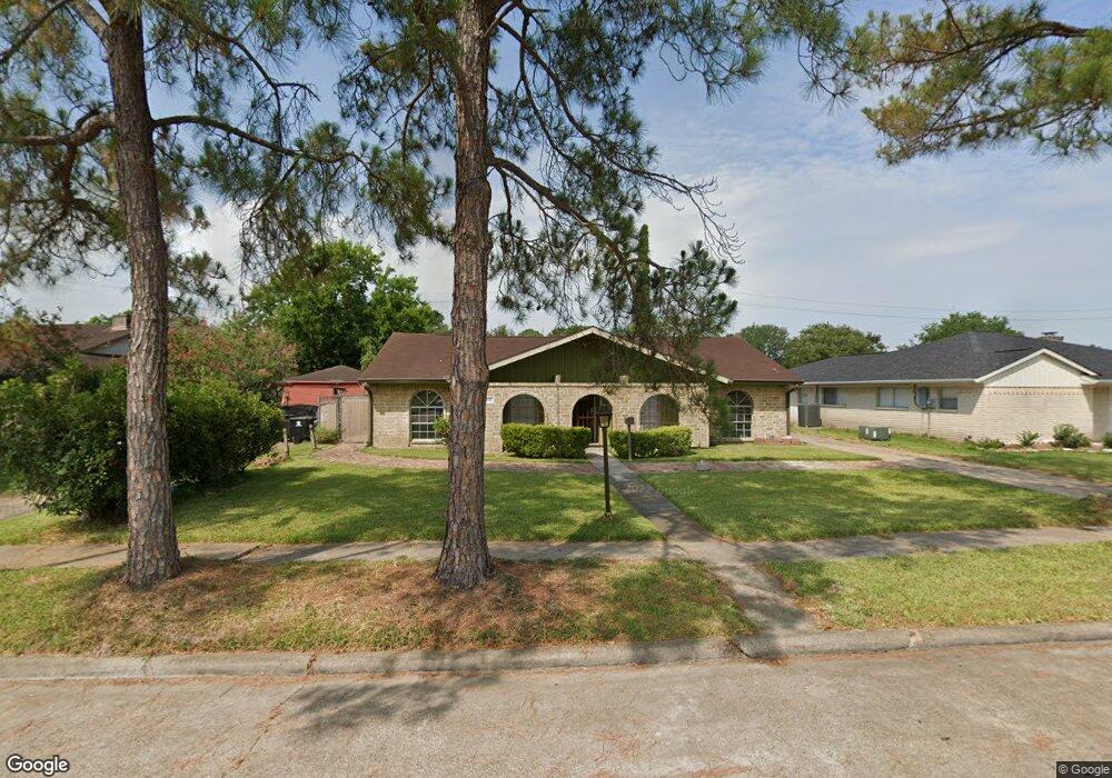 12010 Kirkholm Dr, Houston, TX 77089 - photo 1