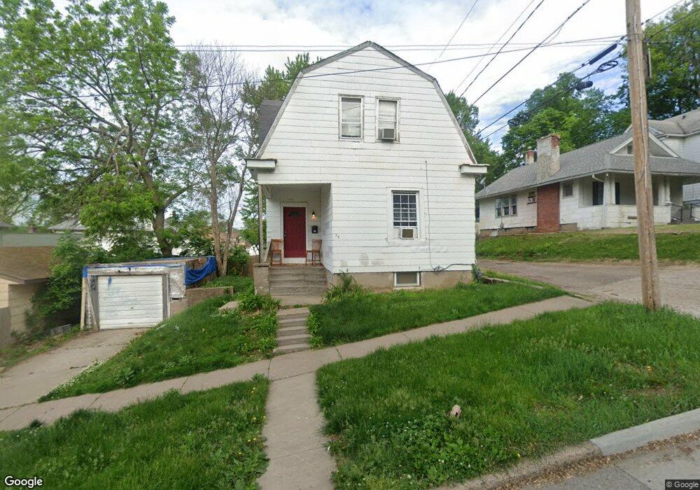 916 Washington St, Davenport, IA 52804 - photo 1